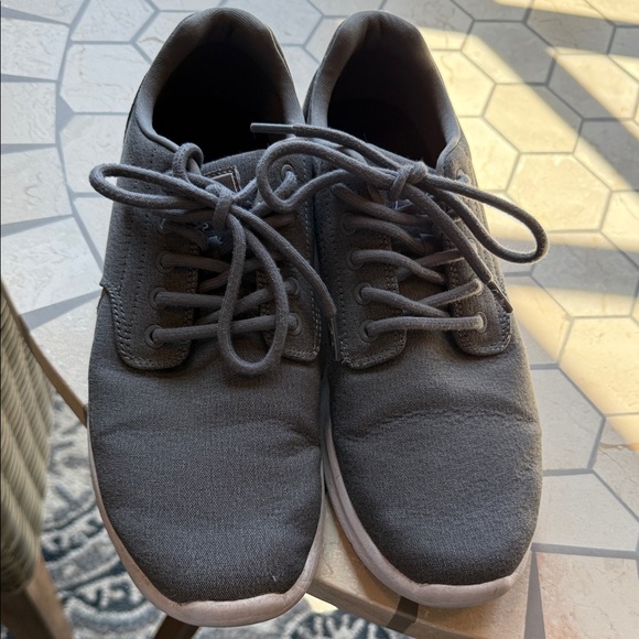 Travis Mathew Cuater Shoes 👟 - Picture 1 of 9